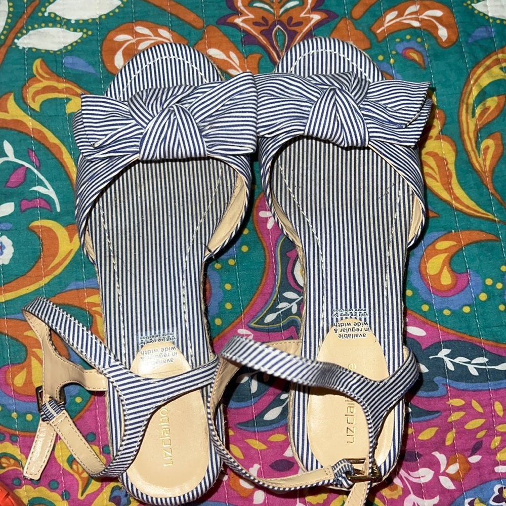 -liz claibore white & blue striped Stacts